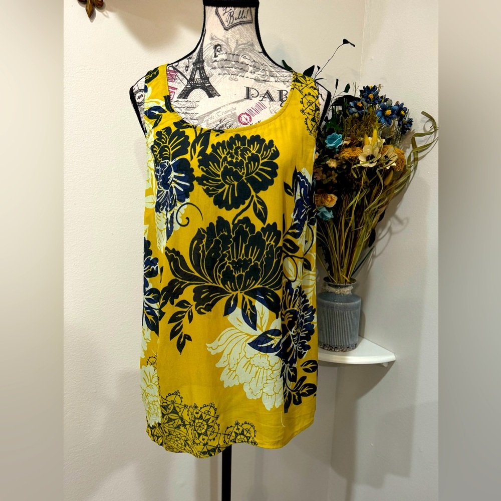 CAbi Silk Blend Sheer Golden Yellow/Black Floral Sleeveless Tank Top size Medium